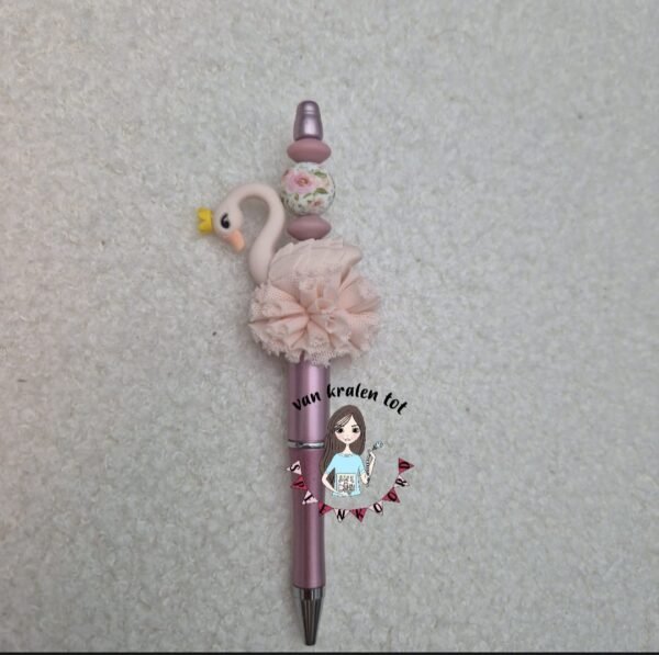 Pen rose zwaan