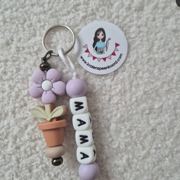 Sleutelhanger/ tashanger mama/oma Bloem lila